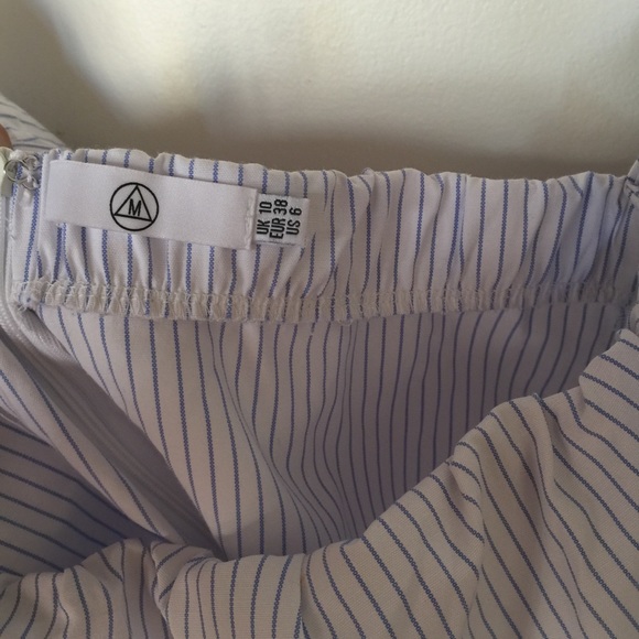 Missguided • Sz 6 • crop top • puffed sleeves - Picture 2 of 4